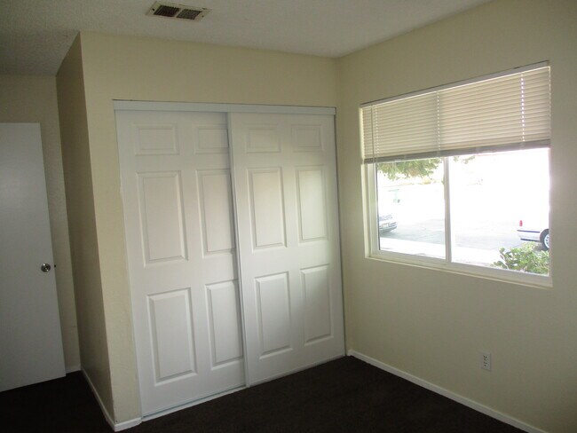 Building Photo - 836 E Avenue J12