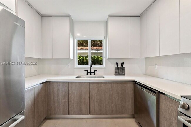 Building Photo - 45 Palermo Ave