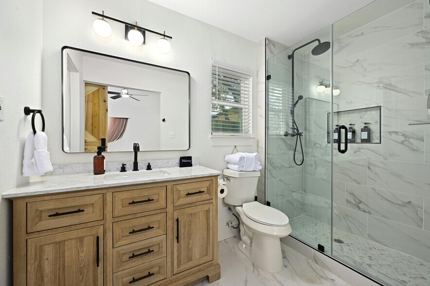 Master Bath - 9414 Meadow Vale