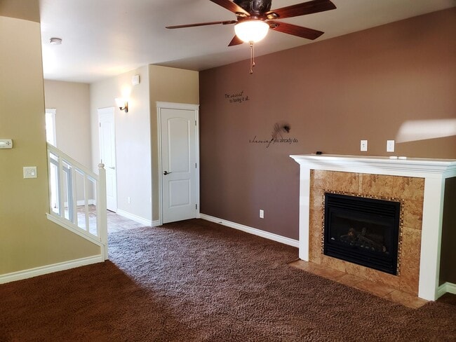 Building Photo - Lovely 3 Bedroom Home with 2 Car Garage
