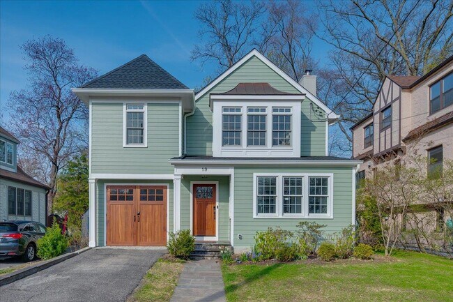 Primary Photo - 19 Nassau Rd