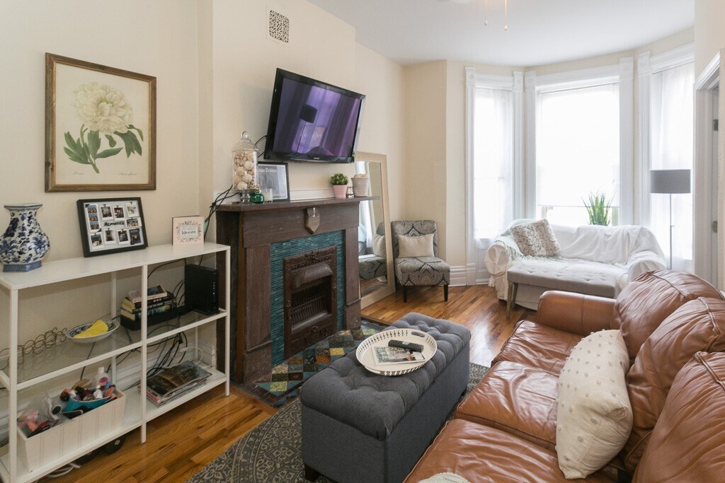 Building Photo - 2137 N Sheffield Ave