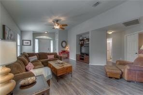 Building Photo - 1004 Gentry Dr