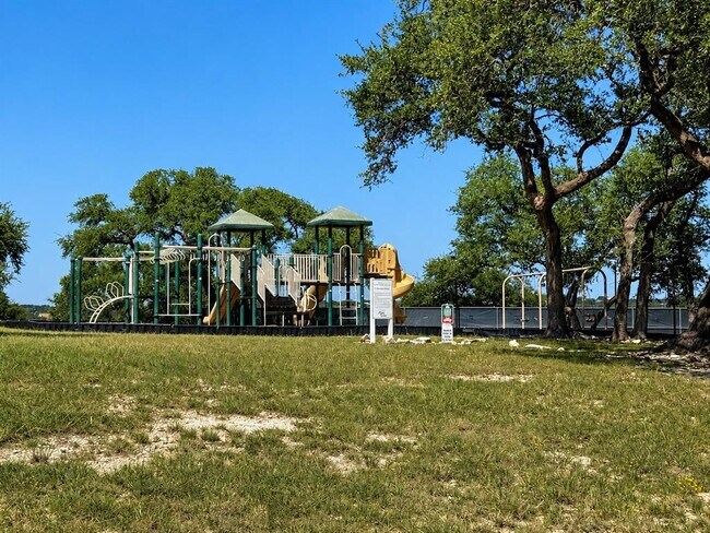 Building Photo - 365 Warbler Dr