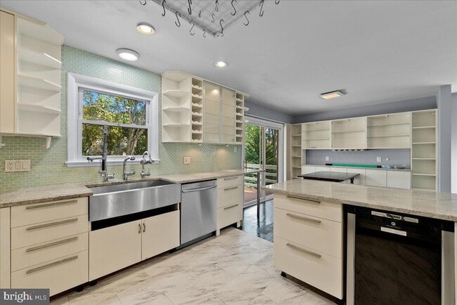 Building Photo - 5208 Kimanna Dr