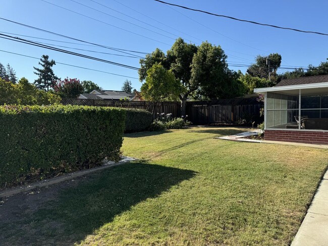 Building Photo - 12283 Woodside Dr