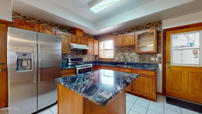 Building Photo - 9033 Leo St