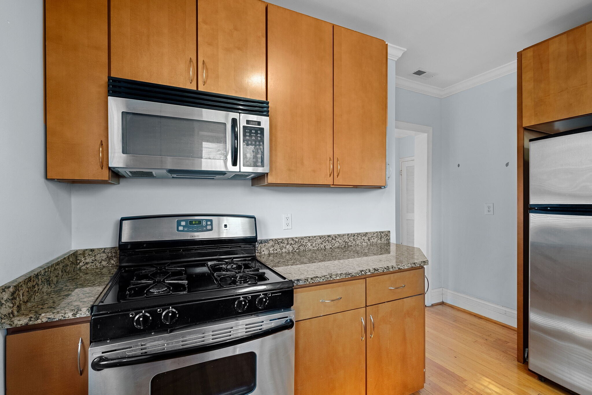 Building Photo - 7055 Dartmouth Ave