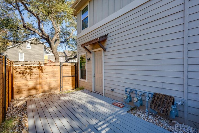 Building Photo - 5701 Cougar Dr
