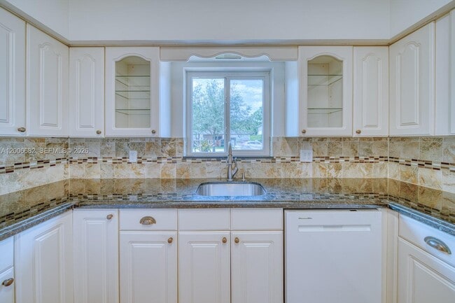 Building Photo - 1435 Blue Rd