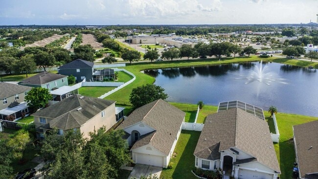 Building Photo - 10815 Lakeside Vista Dr