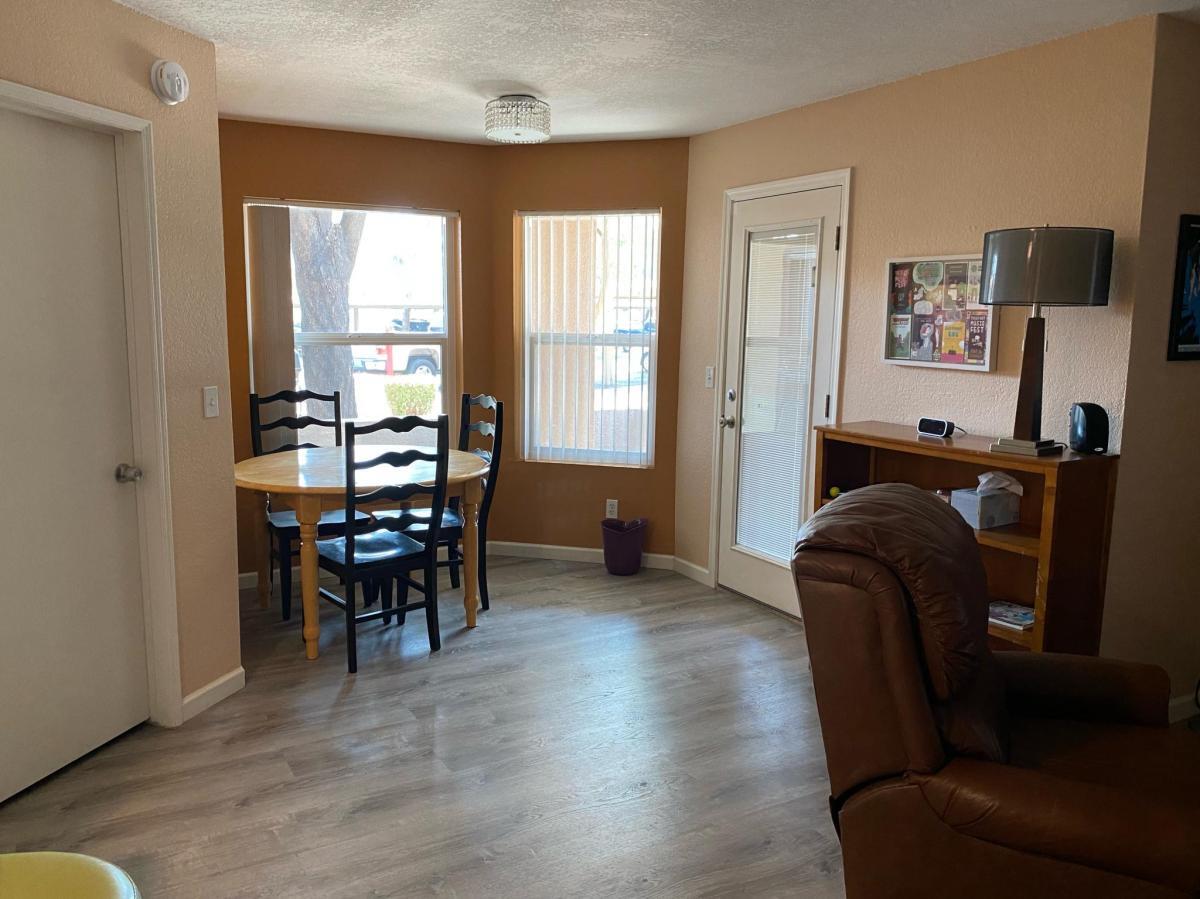 Building Photo - 4850 E Desert Cove Ave