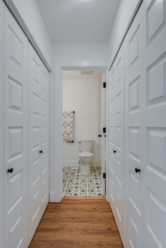 Building Photo - Beautifully remodeled condo