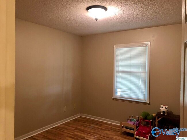 Building Photo - 348 Ariel Dr