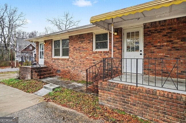 Building Photo - 2874 Cheney St