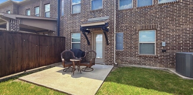 Building Photo - 5518 Liberty Dr