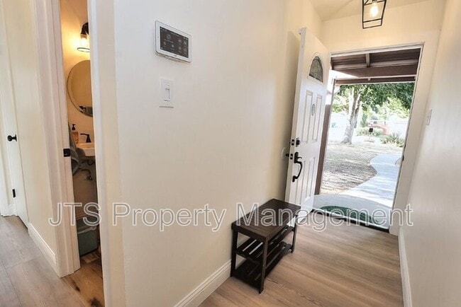 Building Photo - 6906 Pin Oak Ct