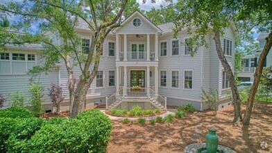 Building Photo - Beautiful executive four bedroom in Park W...