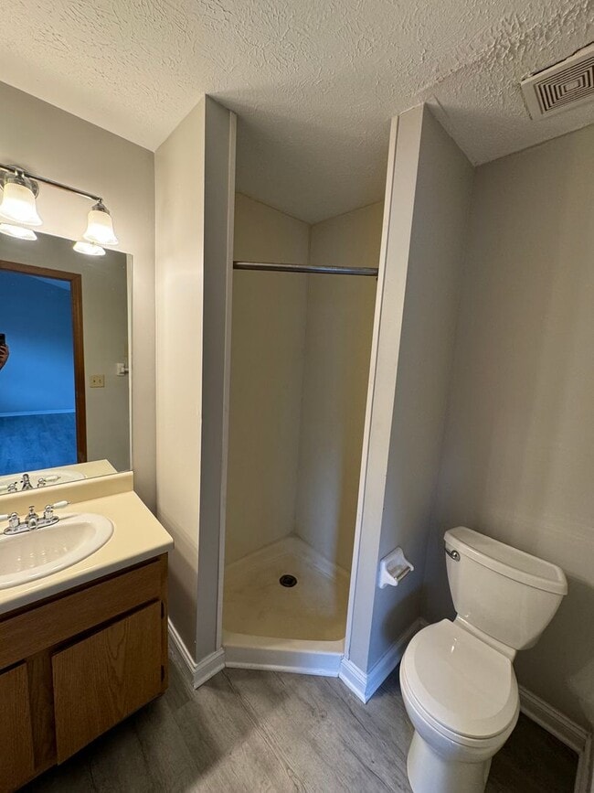 Building Photo - 6748 Fairway Ave