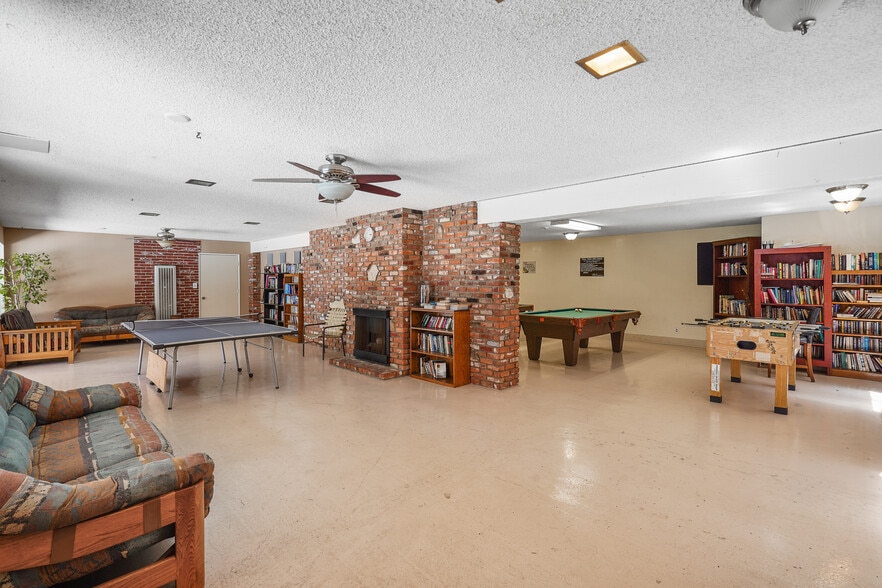 Building Photo - 4633 Marine Ave