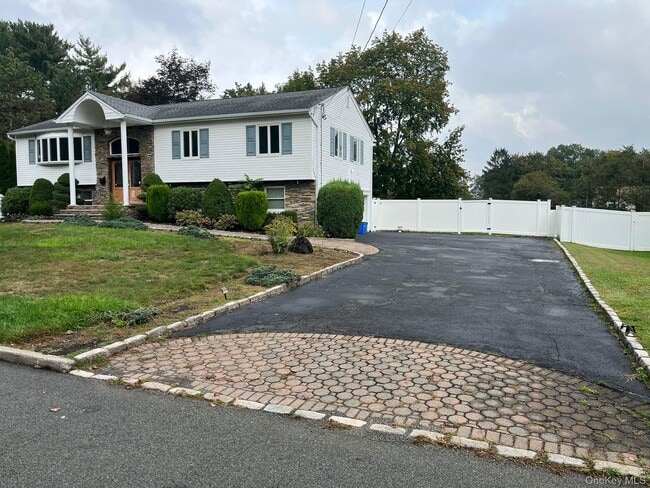 Building Photo - 4 Rosemont Dr