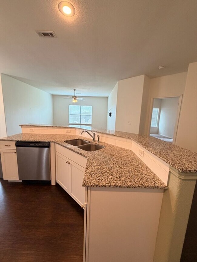 Building Photo - Beautiful 3BR/2BA House in Centerton with 2-Car Garage