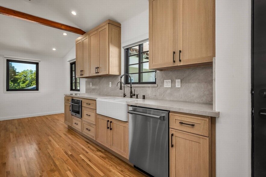 Building Photo - 920 S Spaulding Ave