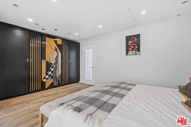 Building Photo - 9213 Warbler Way