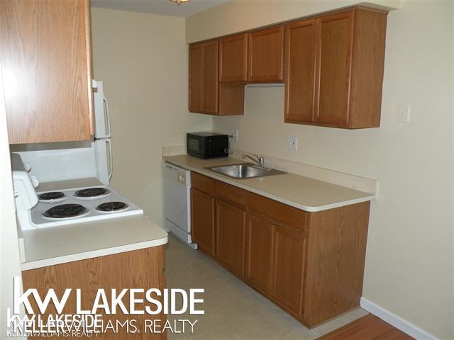 Building Photo - 2012 Orchard Crest St