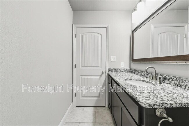 Building Photo - 2816 Orchid Dr