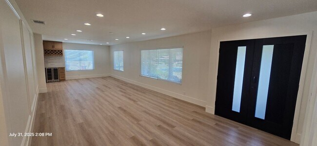 Building Photo - 3024 Sonrisa Dr