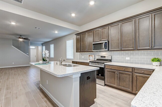 Building Photo - 5311 Sunway Dr