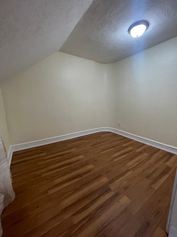 Building Photo - 709 Maple St