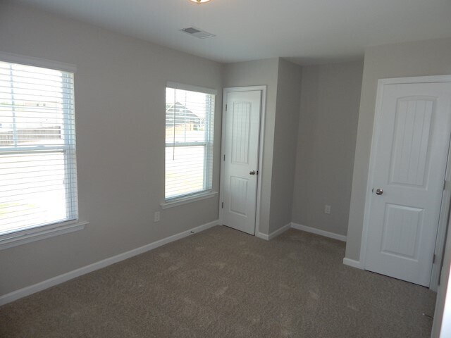 Building Photo - 131 Sunny Pt Lp