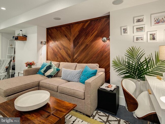 Building Photo - 1450 T St NW