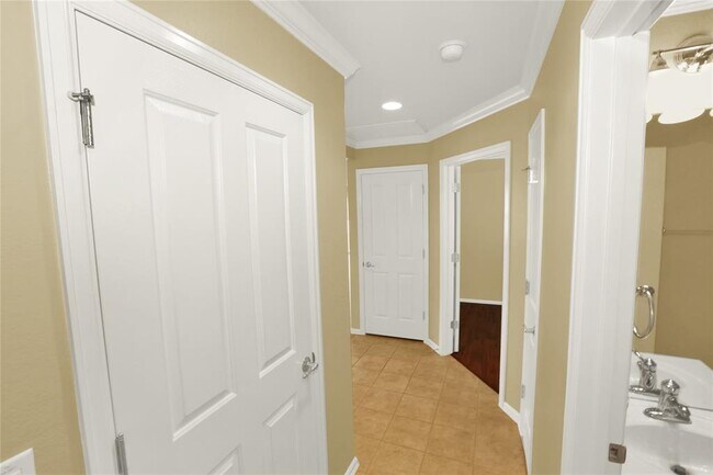 Building Photo - 113 Monument Hill Trail