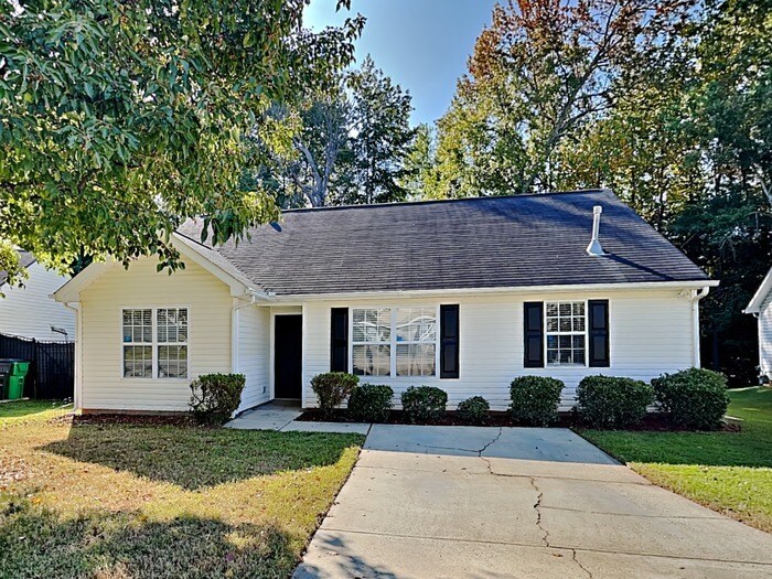 Primary Photo - 2613 Fairstone Ave