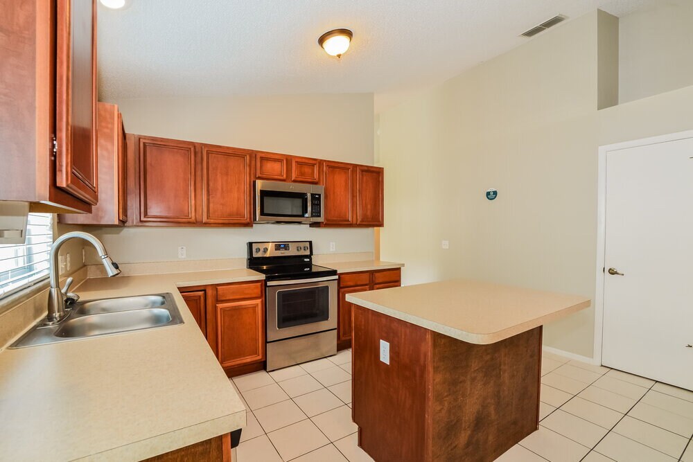 Building Photo - 10025 River Glen Ct