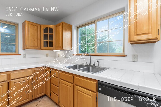 Building Photo - 6934 Cadmar Ln NW