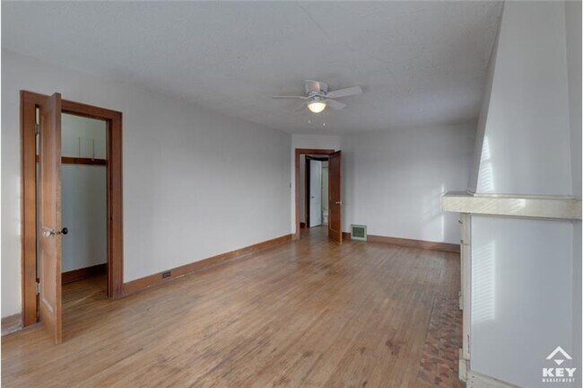 Building Photo - 1608 W Pine St