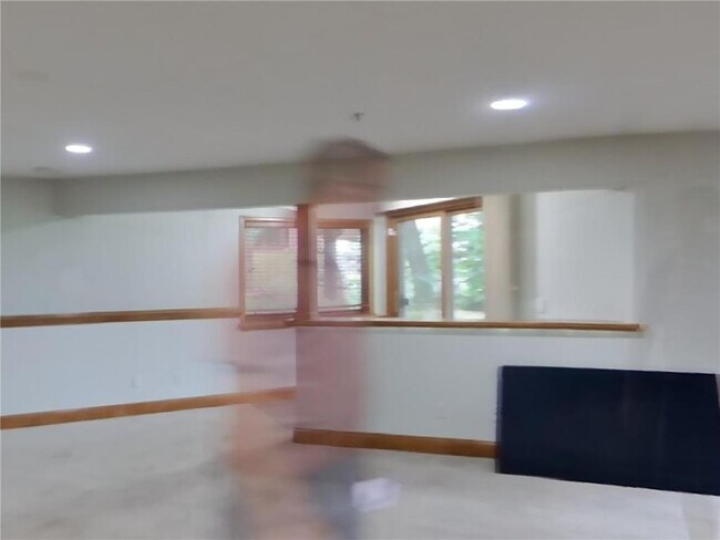 Building Photo - 8915 Umbria Pl N