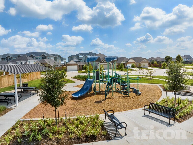 Building Photo - 23627 Gibson Frst Dr