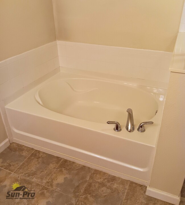 Building Photo - 601 Mount Olympus Blvd