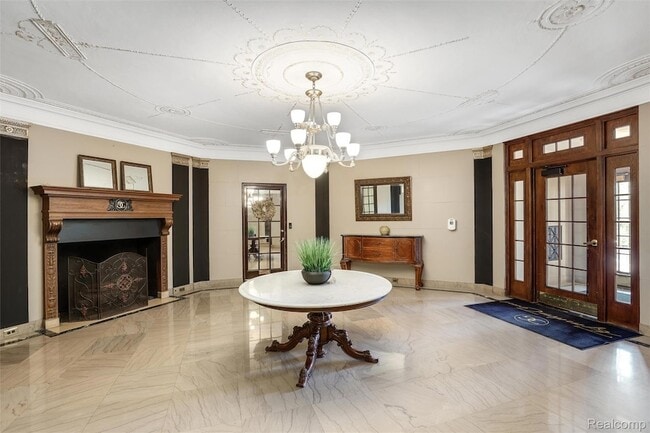 Building Photo - 2900 E Jefferson Ave