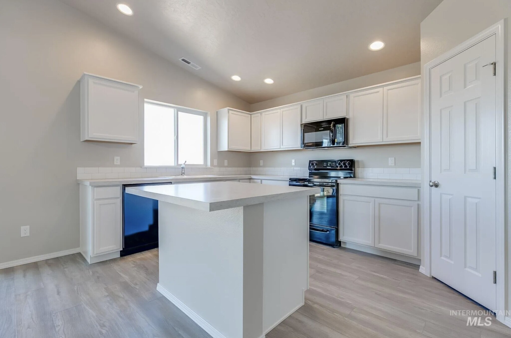 Building Photo - 19570 Nanticoke Ave