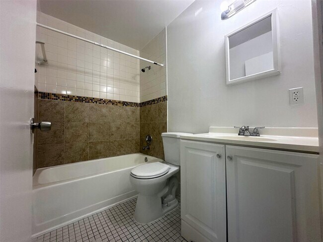 Building Photo - 928 S Federal Hwy