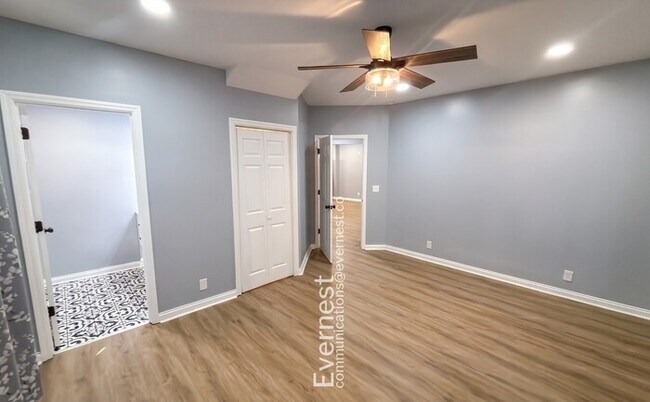 Building Photo - Charming 3-Bedroom Home with Outdoor Oasis – Minutes from Amenities / Pet-Friendly / Available Now!