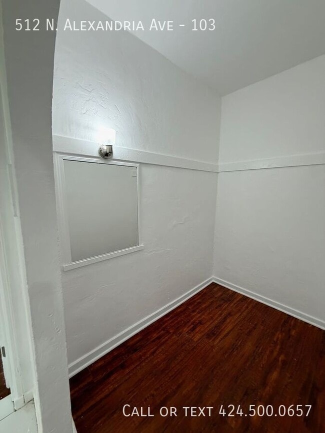 Building Photo - 512 Alexandria Ave