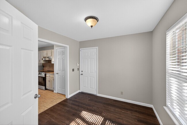 Building Photo - 11234 Locust Cir