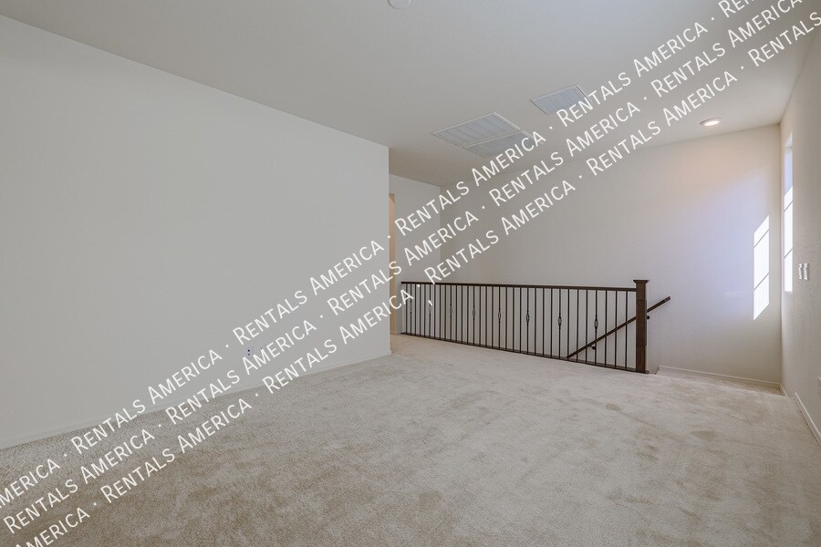 Building Photo - 10036 E Tiburon Ave